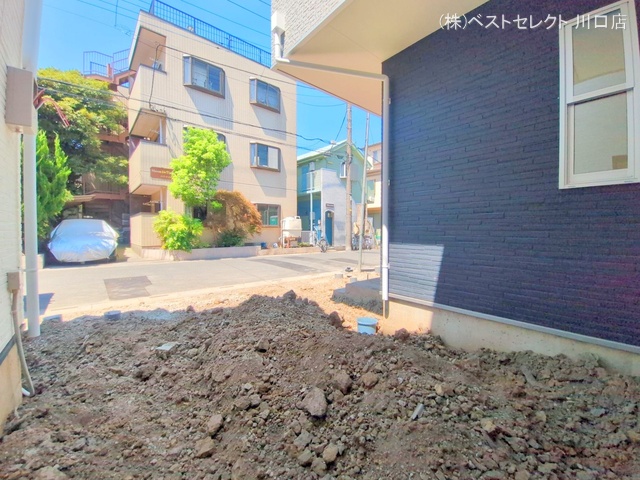 埼玉県川口市芝宮根町の新築戸建て外構写真 2025年7月28日撮影