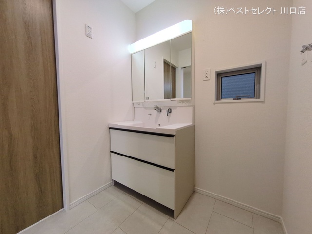 埼玉県川口市芝宮根町の新築戸建て洗面所写真 2025年10月15日撮影