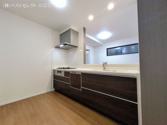 埼玉県川口市芝宮根町の新築戸建てキッチン写真 2025年10月15日撮影