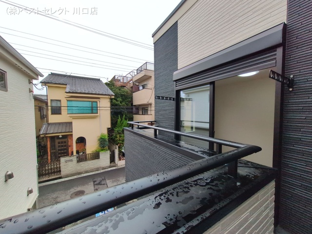 埼玉県川口市芝宮根町の新築戸建てバルコニー写真 2025年10月15日撮影