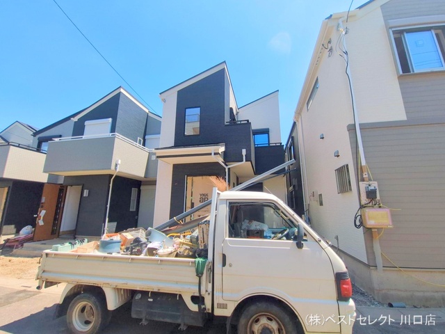 埼玉県川口市芝宮根町の新築戸建て外構写真 2025年7月28日撮影