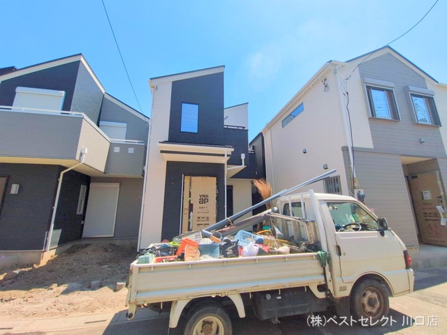 埼玉県川口市芝宮根町の新築戸建て外構写真 2025年7月28日撮影