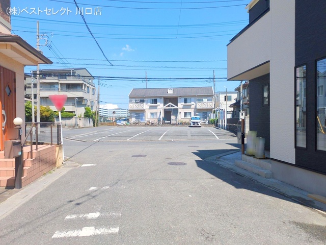 埼玉県川口市芝宮根町の新築戸建て外構写真 2025年7月28日撮影