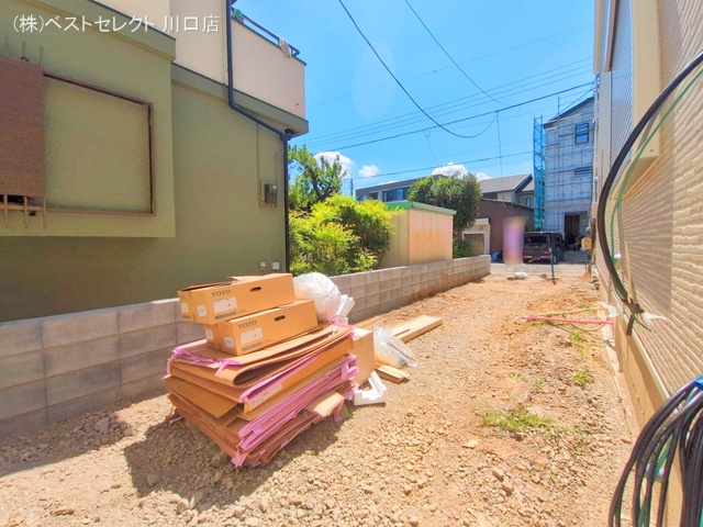 埼玉県川口市芝宮根町の新築戸建て外構写真 2025年7月28日撮影