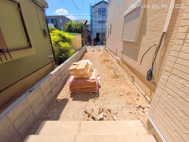 埼玉県川口市芝宮根町の新築戸建て外構写真 2025年7月28日撮影