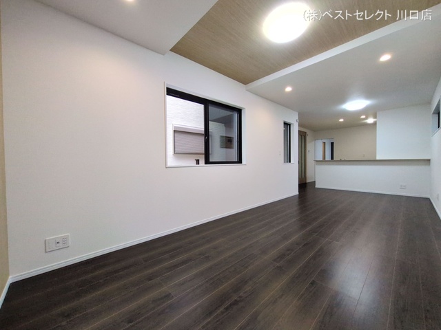 埼玉県川口市芝宮根町の新築戸建てリビング写真 2025年10月15日撮影