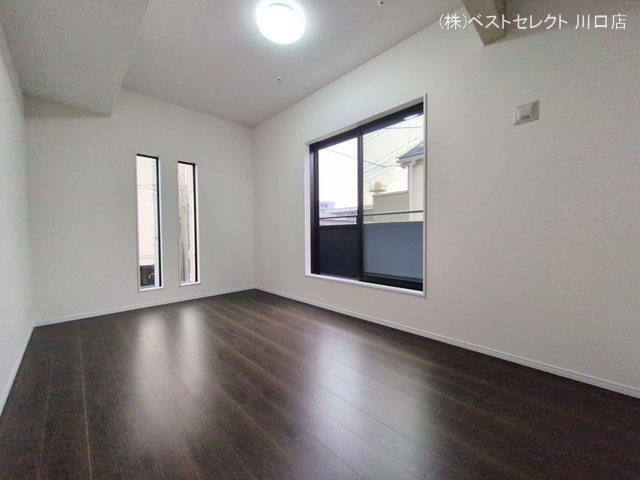 埼玉県川口市芝宮根町の新築戸建て居室メイン写真 2025年10月15日撮影