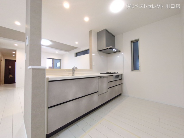 埼玉県川口市芝宮根町の新築戸建てキッチン写真 2025年10月15日撮影