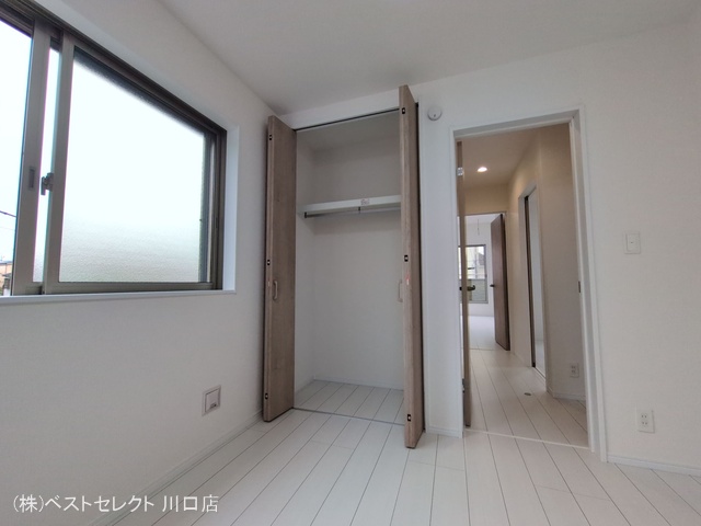 埼玉県川口市芝宮根町の新築戸建て収納(ウォークインクローゼット)写真 2025年10月15日撮影