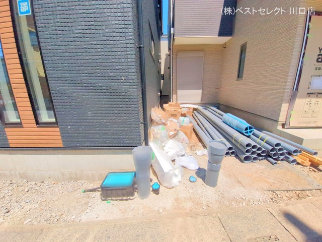 埼玉県川口市芝宮根町の新築戸建て外構写真 2025年7月28日撮影