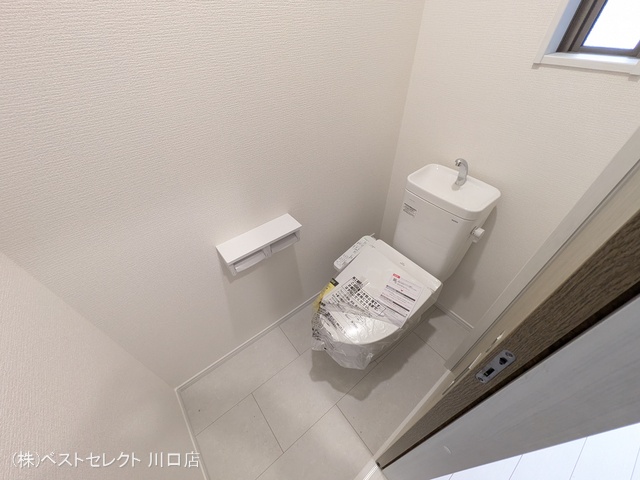 埼玉県川口市芝中田2丁目の新築戸建てトイレ写真 2025年12月24日撮影