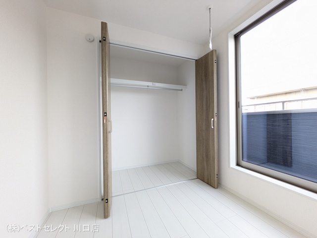 埼玉県川口市芝中田２丁目の新築戸建て収納(ウォークインクローゼット)写真 2025年12月24日撮影