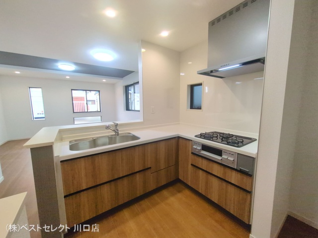 埼玉県川口市三ツ和3丁目の新築戸建てキッチン写真 2025年10月9日撮影