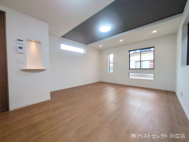 埼玉県川口市三ツ和3丁目の新築戸建てリビング写真 2025年10月9日撮影