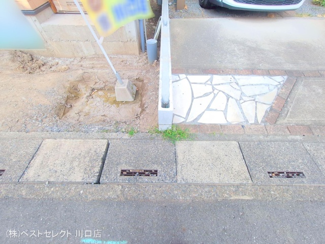 埼玉県川口市三ツ和3丁目の新築戸建て外構写真 2025年8月26日撮影