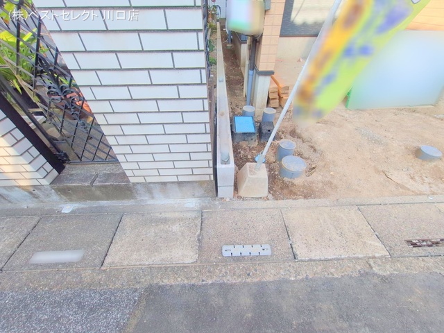 埼玉県川口市三ツ和3丁目の新築戸建て外構写真 2025年8月26日撮影