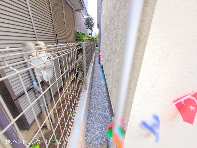 埼玉県蕨市北町４丁目の新築戸建て外構写真 2025年11月5日撮影