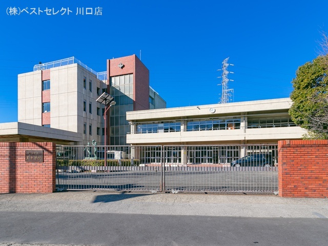 川口市立里中学校　距離370m