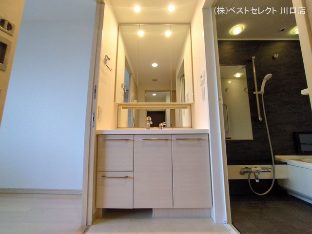 埼玉県川口市大字里のマンション『シーズガーデングリーンパティオ』洗面所写真 2025年6月30日撮影