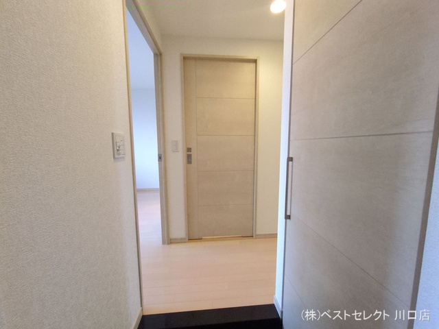 埼玉県川口市大字里のマンション『シーズガーデングリーンパティオ』玄関写真 2025年6月30日撮影