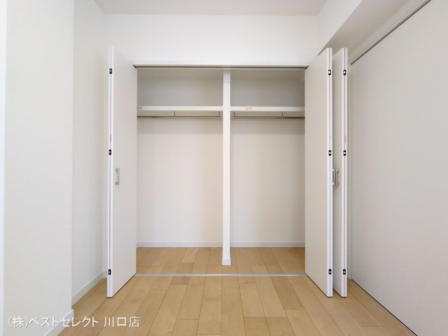 埼玉県川口市元郷１丁目のマンション『レーベンハイム川口元郷サザンテラス』収納(ウォークインクローゼット)写真 2025年7月2日撮影