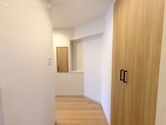 埼玉県蕨市北町５丁目のマンション『ストークマンション南浦和』玄関写真 2025年7月7日撮影