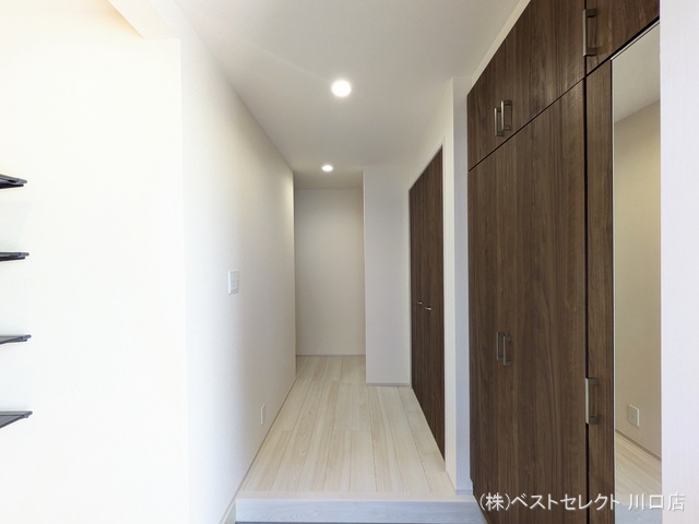 埼玉県川口市戸塚境町の新築戸建て玄関写真 2025年12月22日撮影