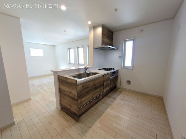 埼玉県川口市青木2丁目の新築戸建てキッチン写真 2025年9月25日撮影