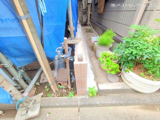 埼玉県川口市青木2丁目の新築戸建てシート写真 2025年7月13日撮影