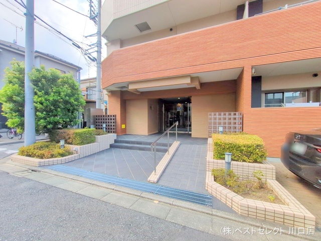 埼玉県蕨市塚越６丁目のマンション『レリア蕨塚越』エントランス写真 2025年8月27日撮影