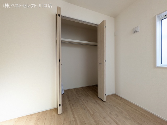 埼玉県川口市弥平１丁目の新築戸建て収納(ウォークインクローゼット)写真 2026年3月4日撮影