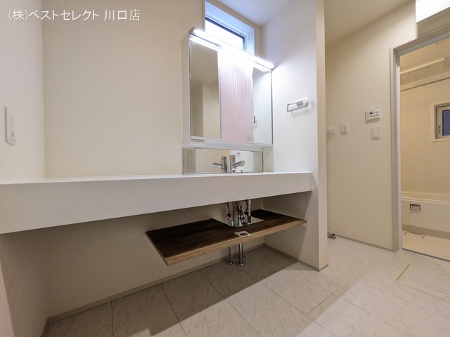 埼玉県川口市弥平1丁目の新築戸建て洗面所写真 2026年3月25日撮影