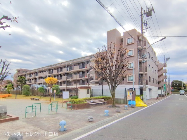 埼玉県戸田市本町５丁目のマンション『コスモ戸田公園アーバンステージ』外観写真 2025年11月17日撮影