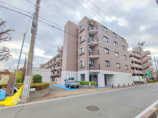 埼玉県戸田市本町５丁目のマンション『コスモ戸田公園アーバンステージ』外観写真 2025年11月17日撮影