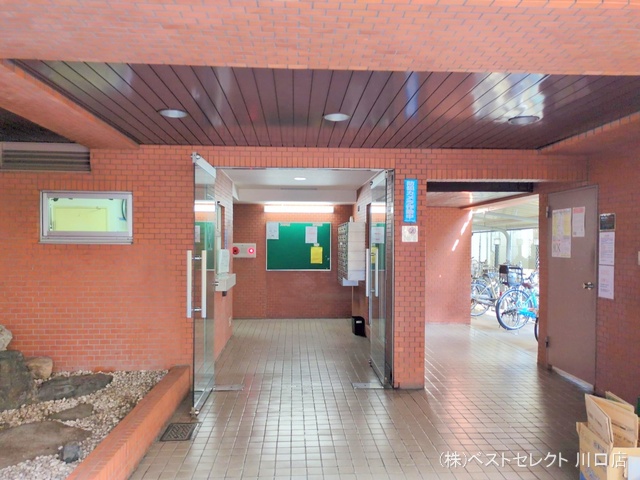 埼玉県蕨市中央２丁目のマンション『ワコー第2蕨マンション』エントランス写真 2025年11月26日撮影