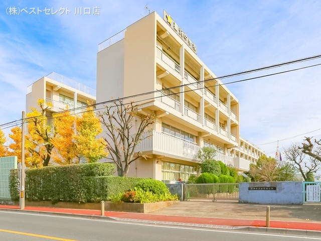 戸田市立喜沢中学校　距離900m