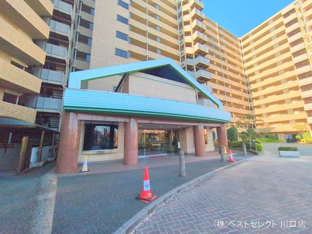 埼玉県戸田市喜沢南１丁目のマンション『ローヤルシティ川口西』エントランス写真 2025年4月8日撮影