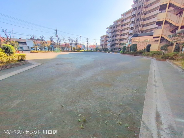 埼玉県戸田市喜沢南１丁目のマンション『ローヤルシティ川口西』外観写真 2025年4月8日撮影