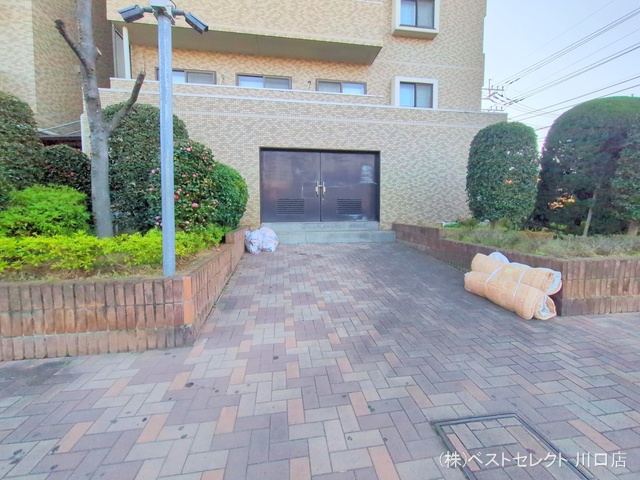 埼玉県戸田市喜沢南１丁目のマンション『ローヤルシティ川口西』外観写真 2025年4月8日撮影