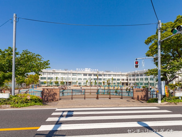 江戸川区立江戸川小学校 距離150m