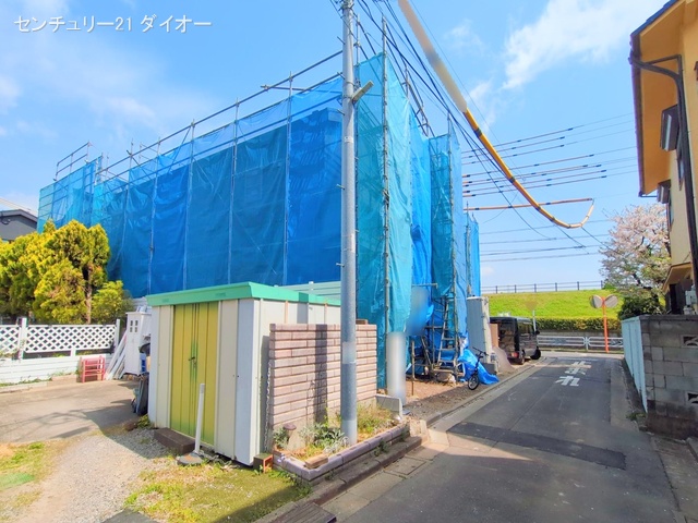 東京都江戸川区興宮町の新築戸建てシート写真 2025年4月7日撮影