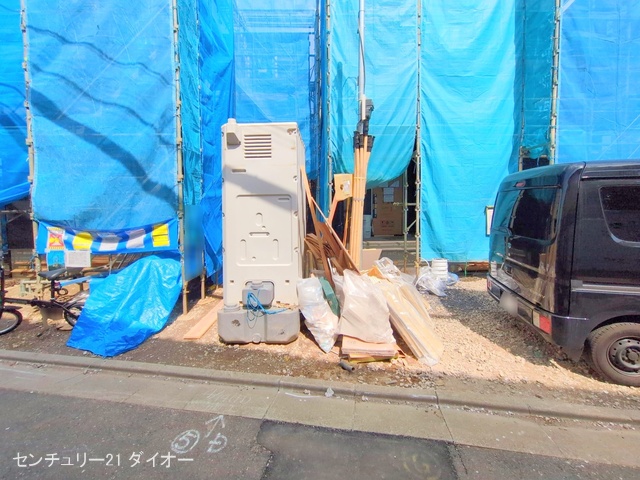 東京都江戸川区興宮町の新築戸建てシート写真 2025年4月7日撮影