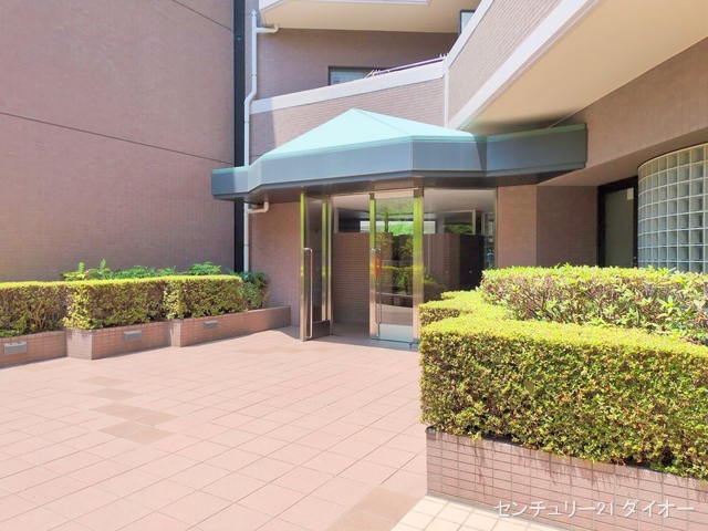 東京都葛飾区堀切5丁目のマンション『コスモ堀切菖蒲園駅前』エントランス写真 2025年7月3日撮影