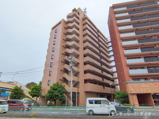 東京都葛飾区青戸８丁目のマンション『ヴェルアージュ亀有』外観写真 2025年10月20日撮影