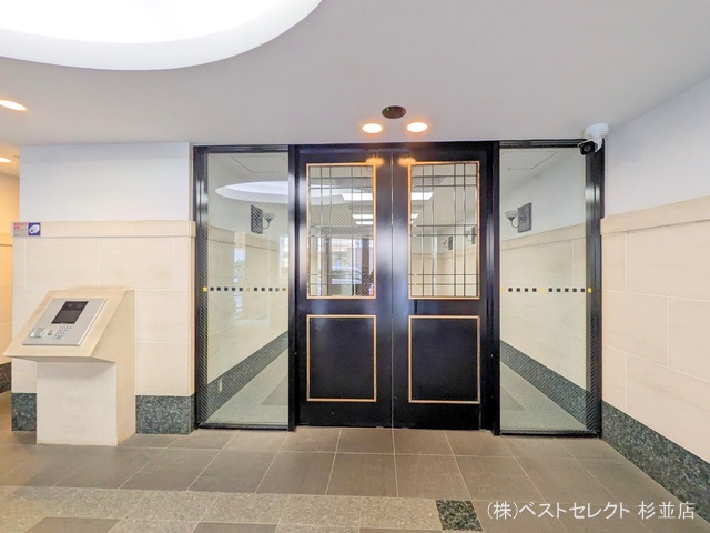 東京都杉並区高井戸東2丁目のマンション『クレストフォルム高井戸南』エントランス写真 2024年11月7日撮影