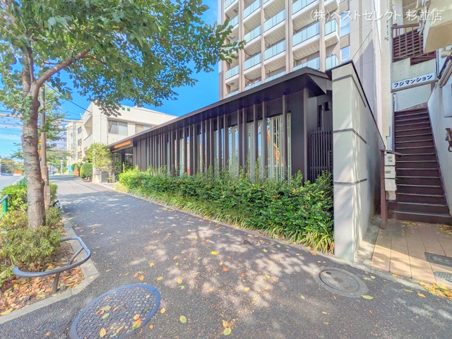 東京都中野区新井5丁目のマンション『プレミスト中野通り』外観写真 2025年9月1日撮影