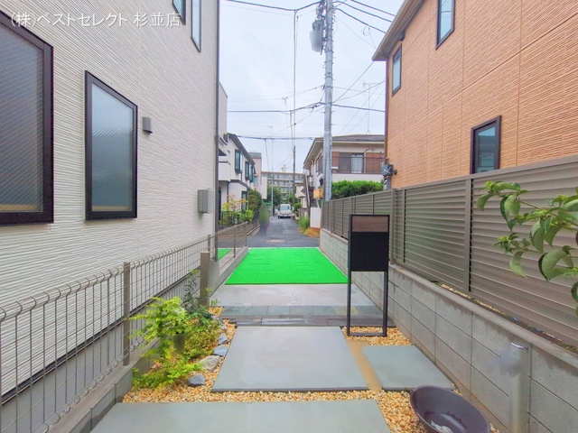 東京都杉並区下井草1丁目の新築戸建て完成写真 2025年9月30日撮影