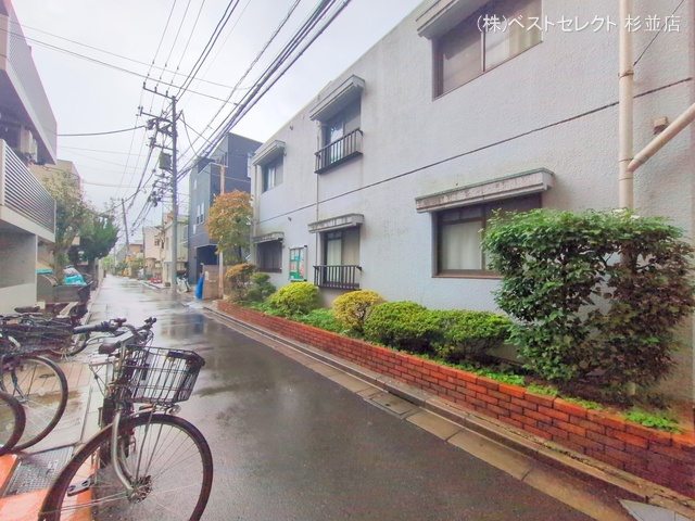 東京都中野区中央3丁目のマンション『鍋屋横丁住宅』外観写真 2025年9月30日撮影