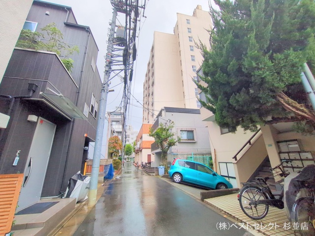 東京都中野区中央3丁目のマンション『鍋屋横丁住宅』外観写真 2025年9月30日撮影