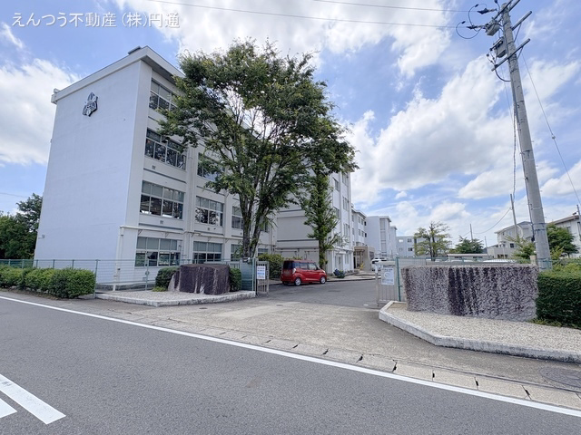 豊田市立猿投台中学校